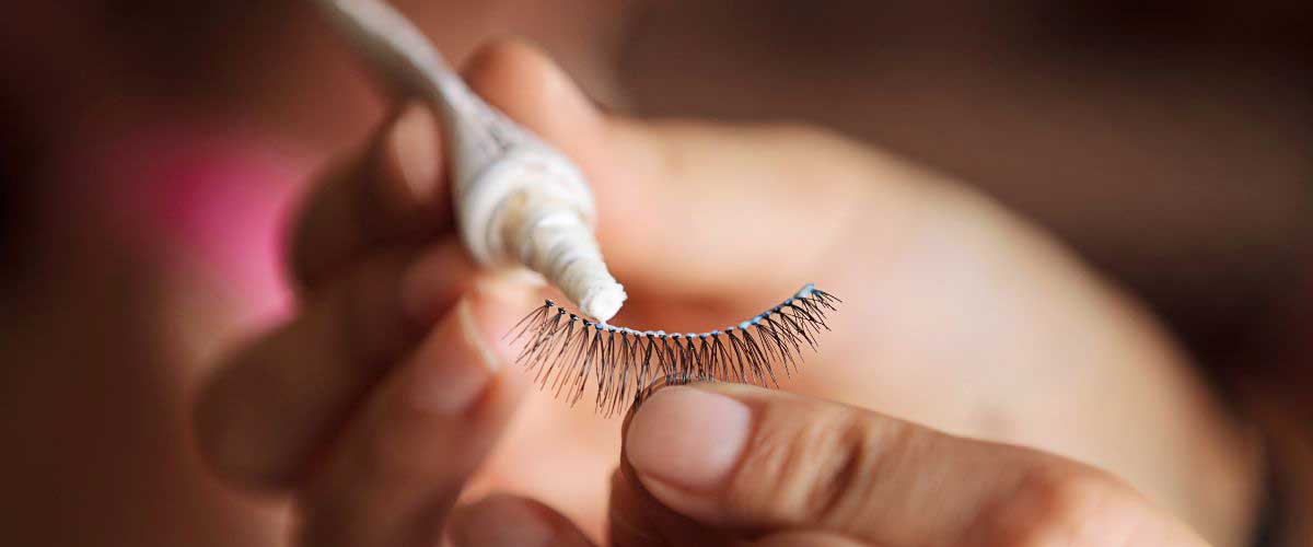 how to get eyelash glue off